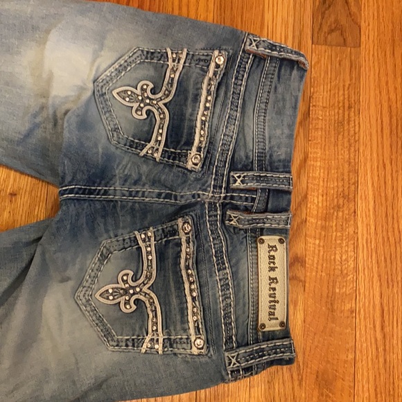Rock Revival Jeans - Picture 3 of 3